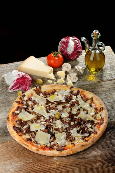 Vegetarian Pizza with hard cheese — Stock Photo, Image