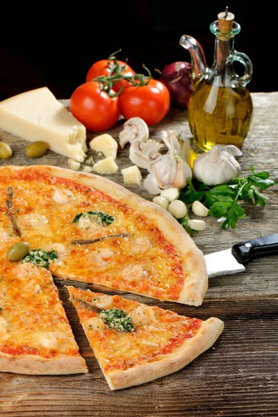 Owoce morza włoska pizza — Zdjęcie stockowe