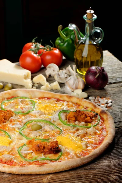 Mexican style pizza with nacho cheese — Stock Photo, Image