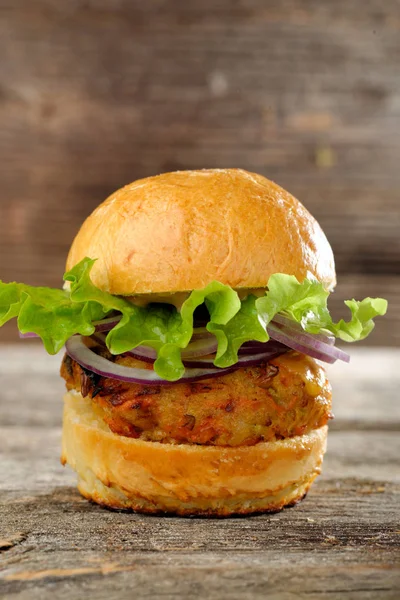 Hamburger vegetariano di lenticchie nel panino integrale — Foto Stock