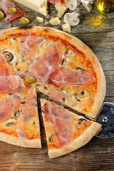 Italian style Pizza — Stock Photo, Image