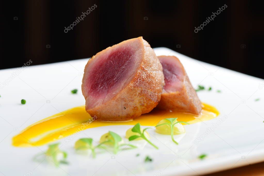  Japanese fine dining, Seared tuna steak