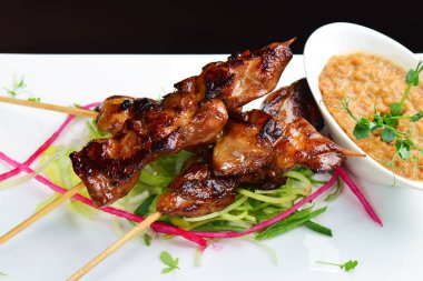  Lezzetli tavuk satay 