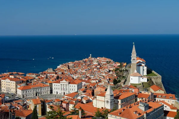 Pitoresca cidade velha piran — Fotografia de Stock