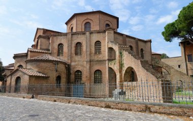 ünlü basilica di san vitale 