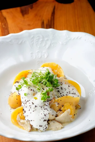 Raviolis de calabaza italianos tortellini —  Fotos de Stock