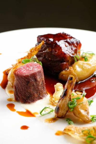 Haute cuisine, Gegrilde Lamb steaks — Stockfoto