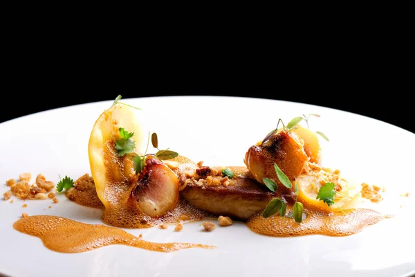 Cozinha Alta Foie Gras Assada Com Ravioli Caseiro Maçãs — Fotografia de Stock