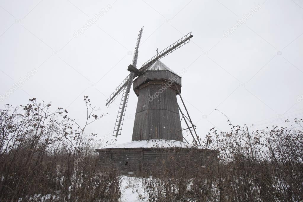 Wooden windmill (XIX century) in Polnoe Konobeevo village