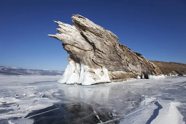 Baikalsee, Insel Ogoi. Winterlandschaft — Stockfoto