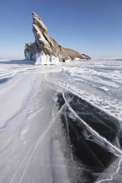 Lago Baikal. Isla Ogoi. Paisaje invierno —  Fotos de Stock