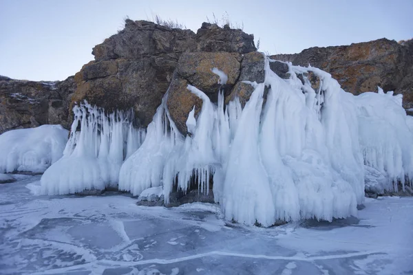 Icicles in Oltrek island. Baikal. Winter landscape — Stock Photo, Image