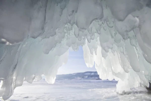 Крижану печеру, озеро Байкал. Зимовий пейзаж — стокове фото