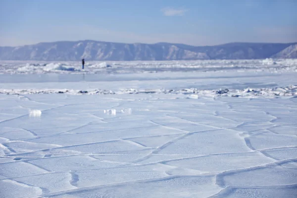 バイカル湖、氷の亀裂。冬の風景 — ストック写真
