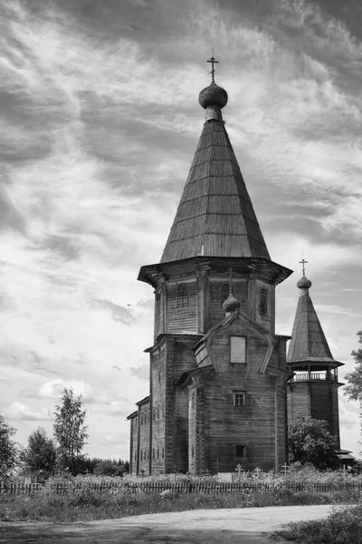 Igreja de Pokrovskaya em Lyadin, região de Arkhangelsk . — Fotografia de Stock