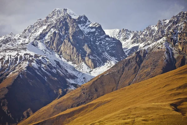 北奥塞梯山 — 图库照片