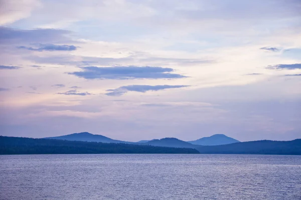 Lago Zyuratkul puesta de sol. Ural. Rusia — Foto de Stock