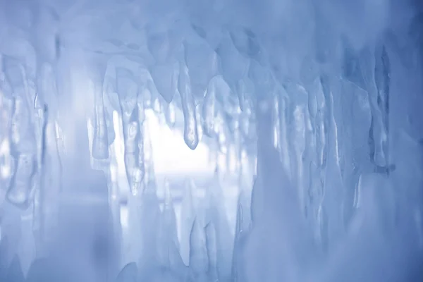 Eiszapfen. Winter Natur Hintergrund — Stockfoto