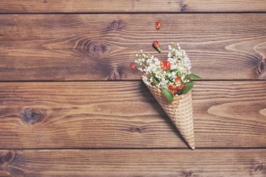 Buket bir gözleme Kupası'nda Yabani kiraz