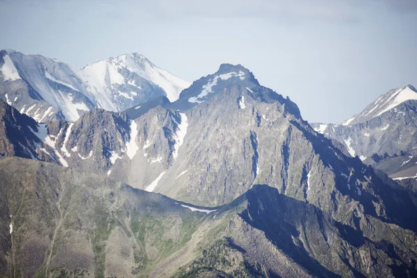 雪のピーク。アルタイ山脈。ロシア — ストック写真