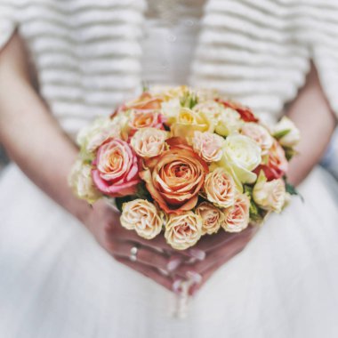 Düğün. Gelin gül buketi 