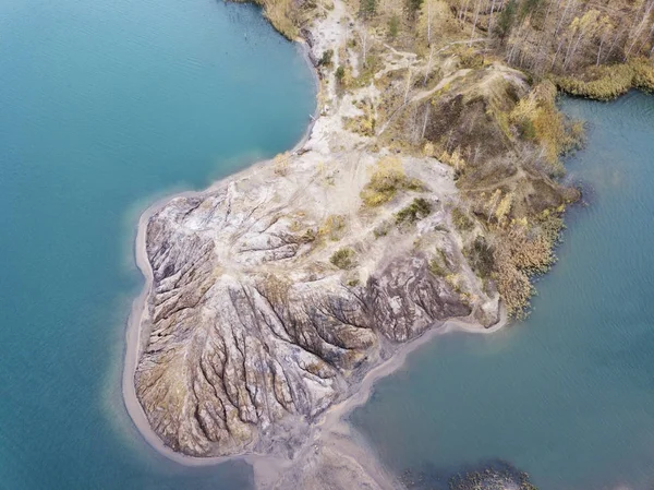 Cantera de turquesa en Romantsevo (pueblo Konduki). Vista desde arriba — Foto de Stock