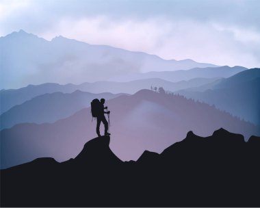 Dağlarda trekking. Sunrise manzara