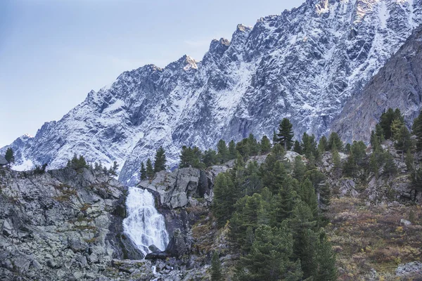 Kuiguk waterfall landscape. Altai mountains — Stock Photo, Image