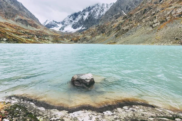 Kuiguk 湖阿尔泰山秋季景观 — 图库照片