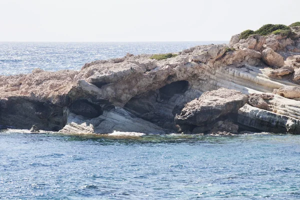 Chipre, Paphos. Línea costera del mar Mediterráneo — Foto de Stock