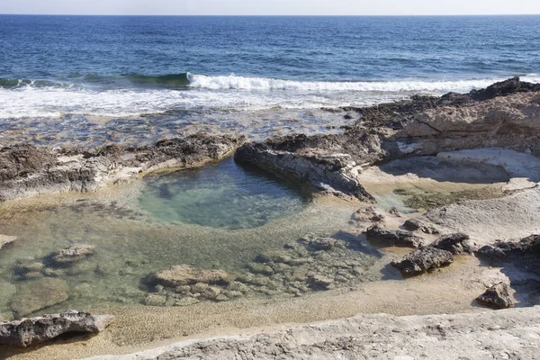 Chipre, Paphos. Línea costera del mar Mediterráneo — Foto de Stock