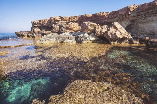 Ayia Napa, Kıbrıs. Cavo Greco Cape deniz mağaraları. — Stok fotoğraf