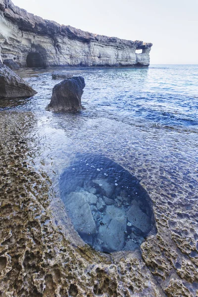 Ayia Napa, Chipre. Cuevas marinas del Cabo Cavo Greco . — Foto de Stock