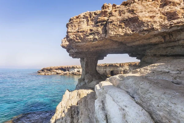 Ayia Napa, Kıbrıs. Cavo Greco Cape deniz mağaraları. — Stok fotoğraf