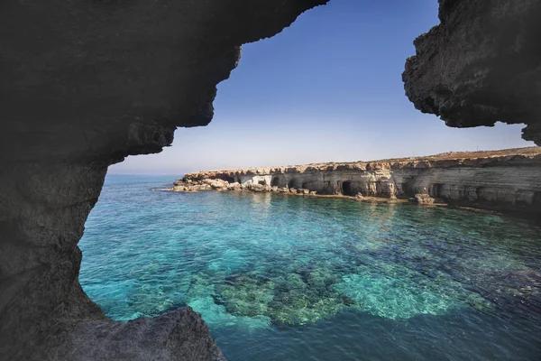 Ayia Napa, Kıbrıs. Cavo Greco Cape deniz mağaraları. — Stok fotoğraf