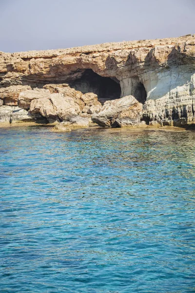 Ayia Napa, Chypre. Grottes marines du cap Cavo Greco . — Photo