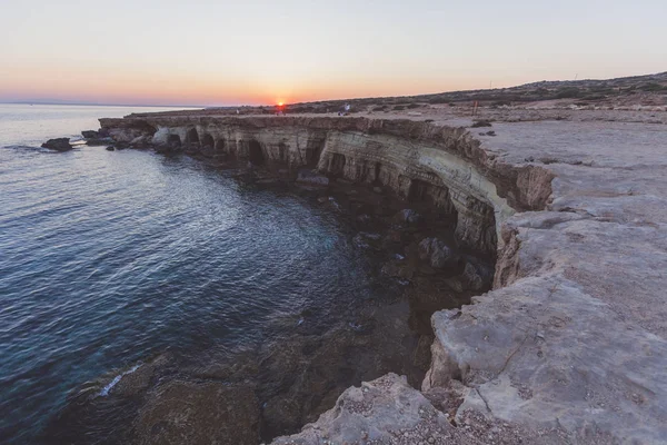 Ayia Napa, Chipre. Cuevas marinas del Cabo Cavo Greco . — Foto de Stock