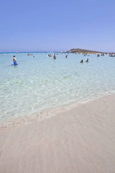 Paisagem mediterrânica. White sandy Nissi Beach, Chipre, Ay — Fotografia de Stock