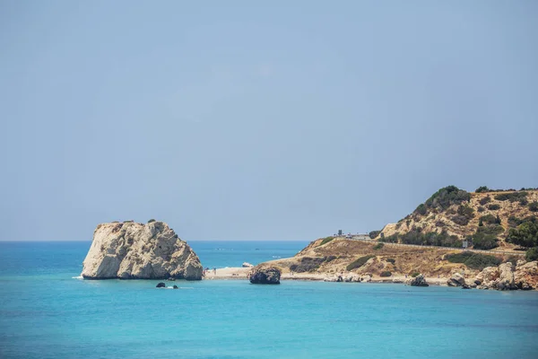Cypern. Stranden nära Aphrodite stenen. — Stockfoto