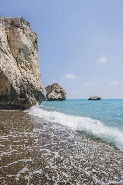 Cypern. Stranden nära Aphrodite stenen. — Stockfoto