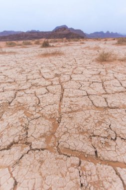 Toprak kuru. Wadi Ram çöl kırık. Jordan manzara