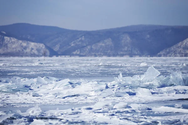 Озеро Байкал дрейф льда. Зимний пейзаж — стоковое фото