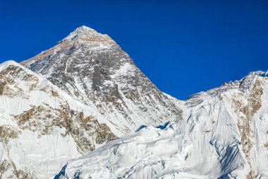 Kala Patar 'dan Everest Dağı' nın görüntüsü