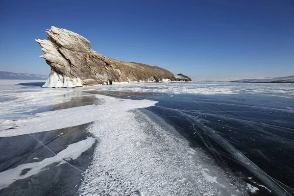 Ogoi Insel. Baikalsee-Winterlandschaft. Russland — Stockfoto