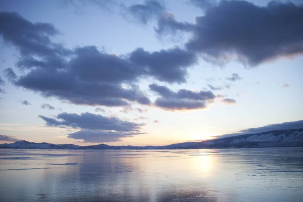 Ghiaccio del lago Baikal, paesaggio invernale — Foto Stock