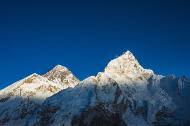 Kala Patar Dağı 'ndan Everest manzarası. Nepal
