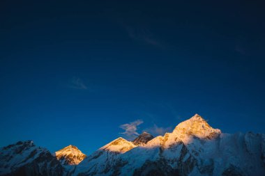 Kala Patar Dağı 'ndan Everest' in günbatımı görünümü