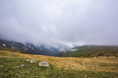 Kafkaslar Dağları bahar manzarası. Karachay-Cherkessia Republic, Rusya Federasyonu