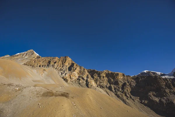 Jalan Melalui Thorong Pass Pegunungan Himalaya Nepal Perjalanan Sirkuit Annapurna — Stok Foto