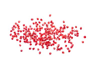 Beyaz arkaplanda izole edilmiş nar tohumları